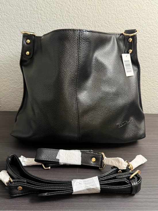 Bella Russo Handbags - NWT BELLA RUSSO PEBBLED SHOULDER BAG